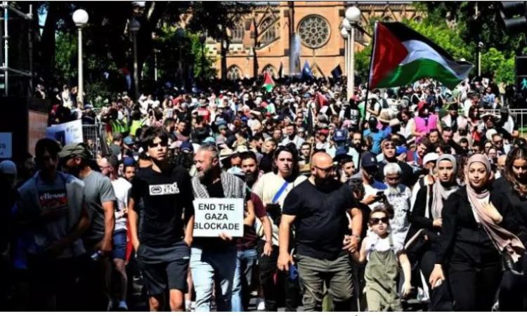 عشرات الآلاف يتظاهرون في أستراليا ضد الحرب الإسرائيلية على فلسطين