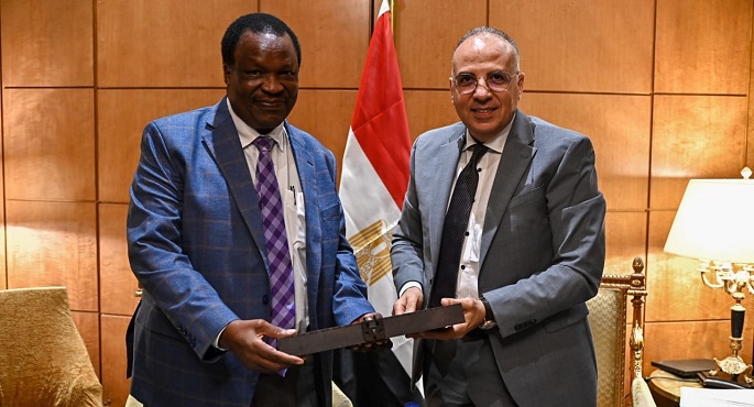 وزير الري يؤكد أهمية العمل على تطوير علاقات التعاون الثنائي مع أوغندا في المجال المائي