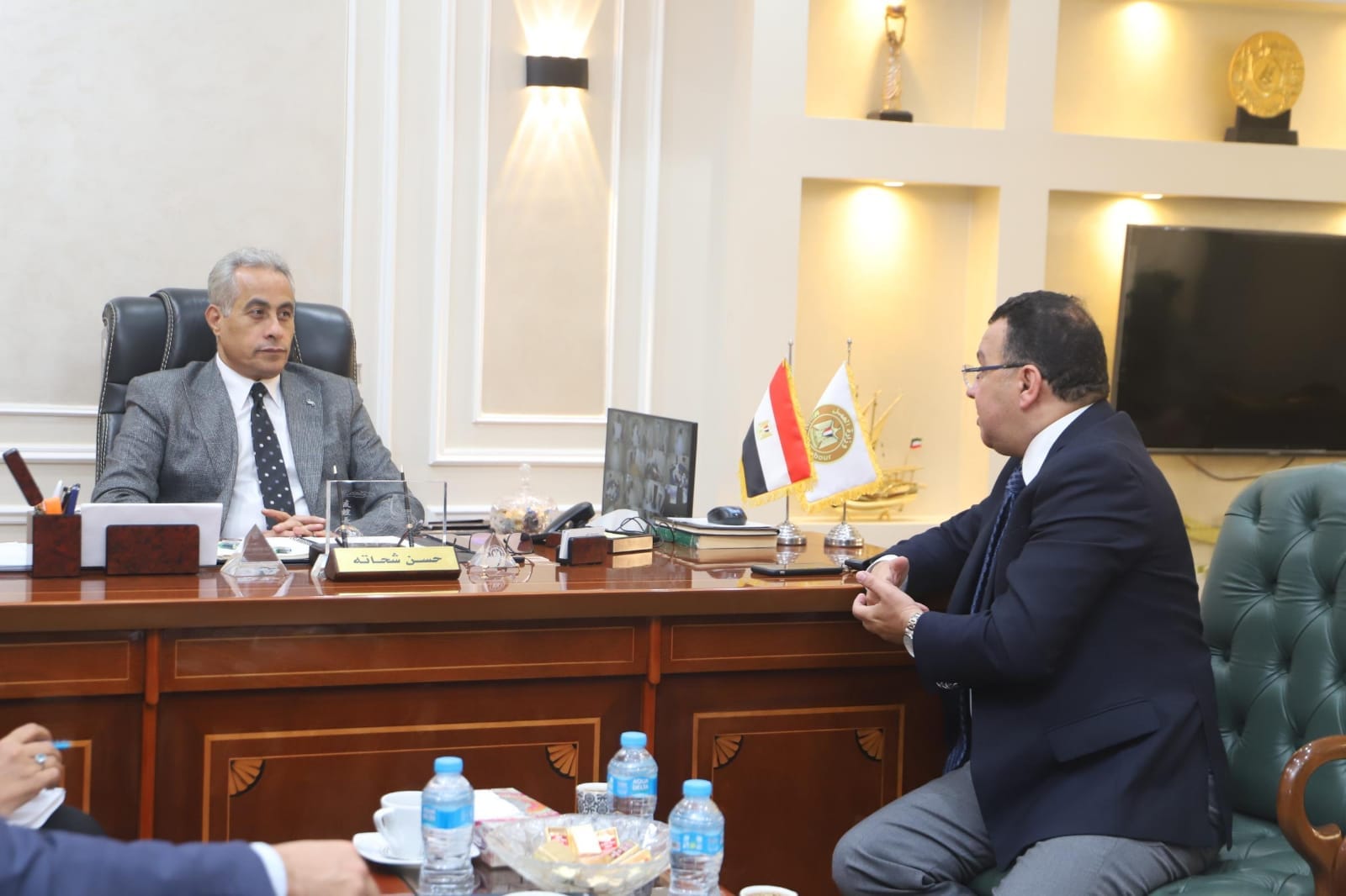وزير العمل يلتقى وفدًا من شركة ليوني العالمية لتصنيع كابلات وضفائر السيارات