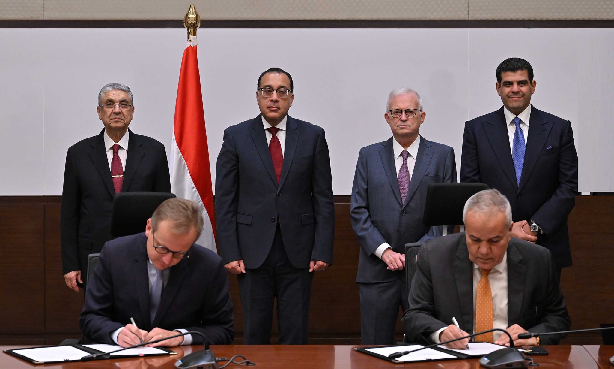 مدبولي يشهد توقيع مذكرة تفاهم بدء دراسات مشروع تصدير الطاقة المتجددة من مصر إلى أوروبا