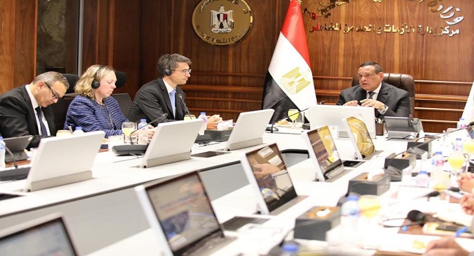 هشام آمنة يتابع مع وفد بعثة البنك الدولي الموقف التنفيذي لبرنامج التنمية المحلية بصعيد مصر