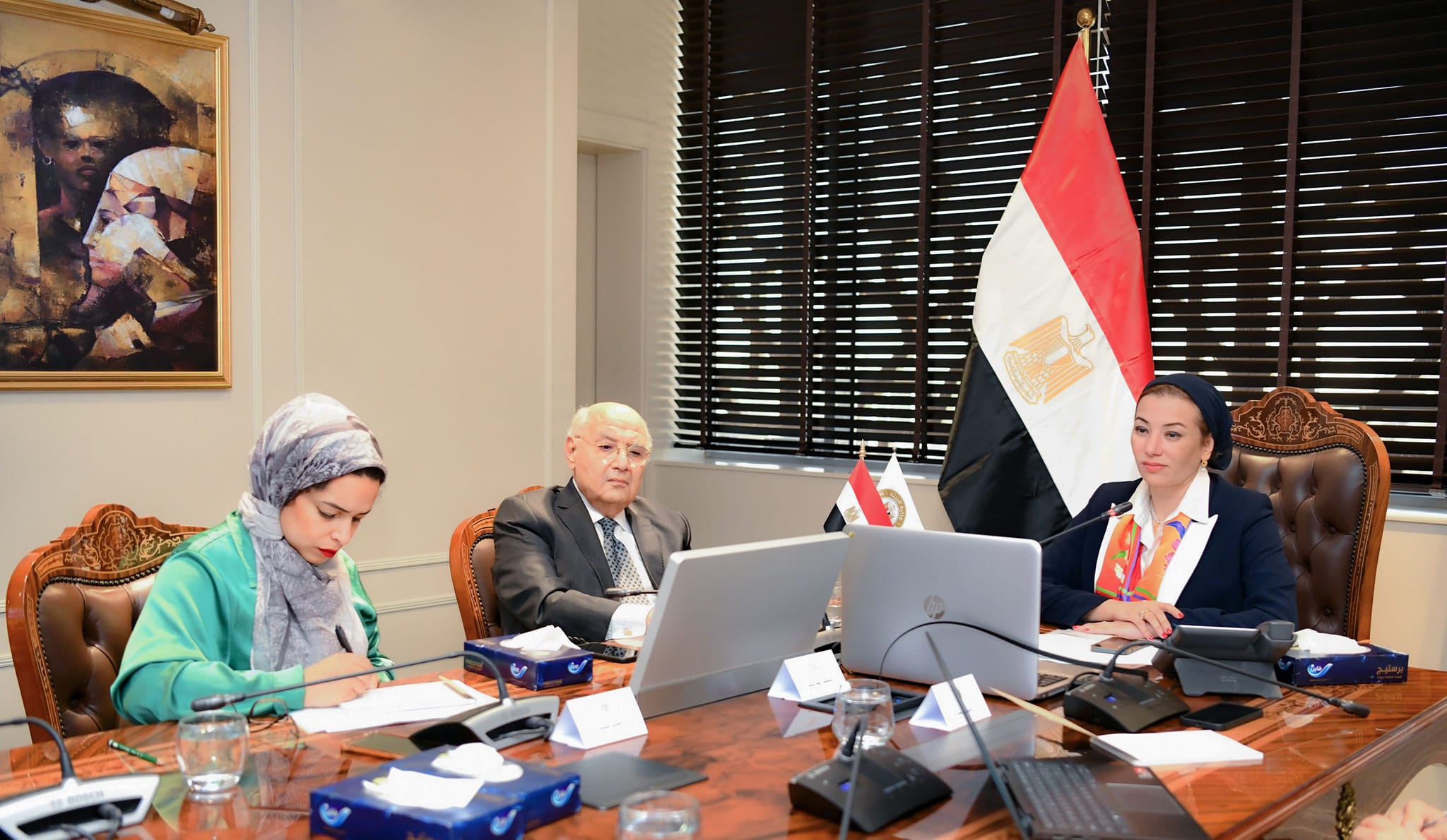 وزيرة البيئة تدير مع نظيرها الكندي جلسة تشاورية مع ممثلي المجتمع المدني حول تمويل المناخ وآليات التنفيذ