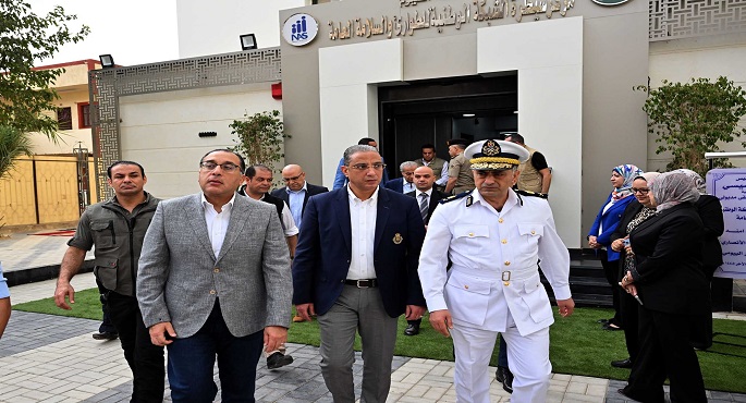 بالصور .. رئيس الوزراء يفتتح مركز سيطرة الشبكة الوطنية للطوارئ والسلامة العامة بمحافظة الفيوم