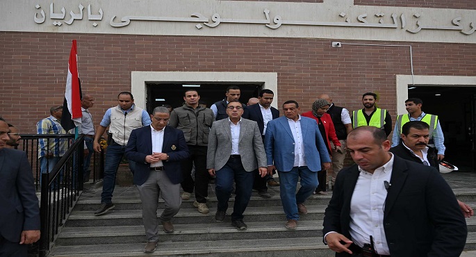 بالصور.. رئيس الوزراء يصل قرية “الريان” بالفيوم لمتابعة تنفيذ وتشغيل عدد من مشروعات “حياة كريمة”