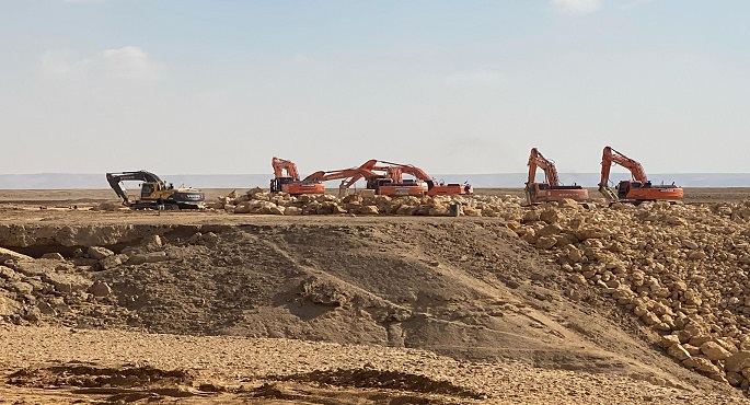 بالصور .. وزير الإسكان يتابع بدء أعمال طرق جديدة بمنطقة مثلث الأمل بمدينة القاهرة الجديدة