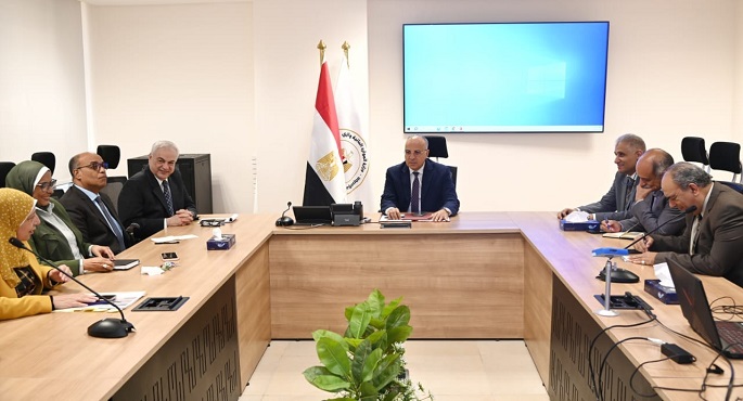 بالصور .. وزير الري يتابع آليات حصر ومتابعة مشروعات الخطة الإستثمارية وتطوير استراتيجية إدارة المنشآت المائية
