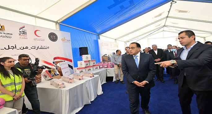 بالصور.. تنفيذا لتوجيهات الرئيس السيسي..مدبولي يطلق أكبر قافلة مساعدات إنسانية شاملة للأشقاء الفلسطينيين من “صندوق تحيا مصر”