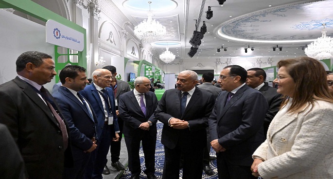 بالصور.. رئيس الوزراء يشارك في فعاليات المؤتمر الوطني الثاني للمبادرة الوطنية للمشروعات الخضراء الذكية ويتفقد أجنحة المحافظات