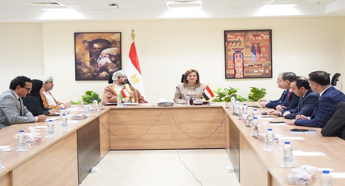 بالصور.. هالة السعيد تلتقي وزير التجارة والصناعة وترويج الاستثمار العماني لبحث تعزيز سبل التعاون