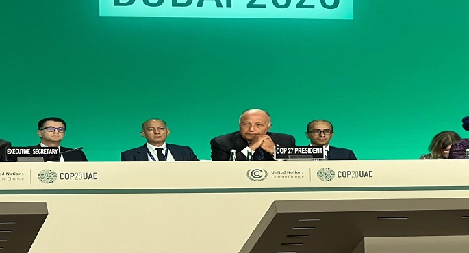 بالصور.. وزير الخارجية يشارك في الجلسة الافتتاحية لمؤتمر المناخ COP28 ويسلم رئاسة المؤتمر للجانب الإماراتي