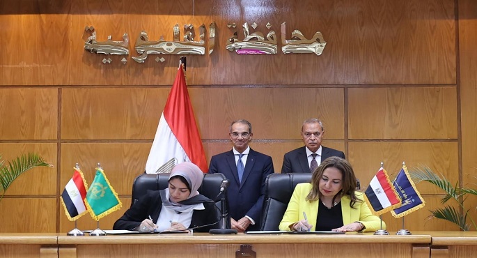 بالصور..وزير الاتصالات يشهد توقيع مذكرة تفاهم بين وزارة الاتصالات ومحافظة القليوبية لتنفيذ مشروعات التطوير المؤسسى الرقمى