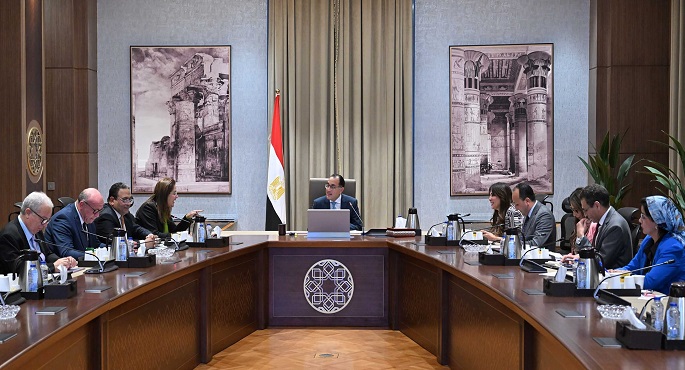بالصور..رئيس الوزراء يتابع جهود إعادة هيكلة بنك الاستثمار القومي