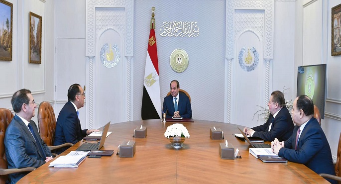 السيسي يتابع جهود الحكومة لتلبية احتياجات المواطن ودفع معدلات النمو الاقتصادي وزيادة الدخل