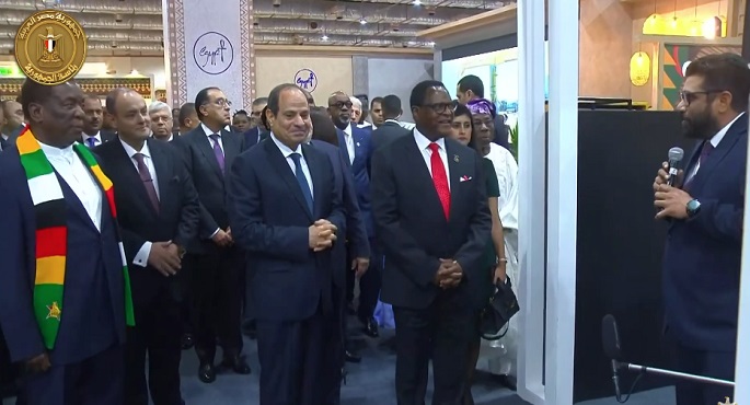 بالفيديو .. الرئيس السيسي يتفقد المعرض الإفريقي للتجارة البينية