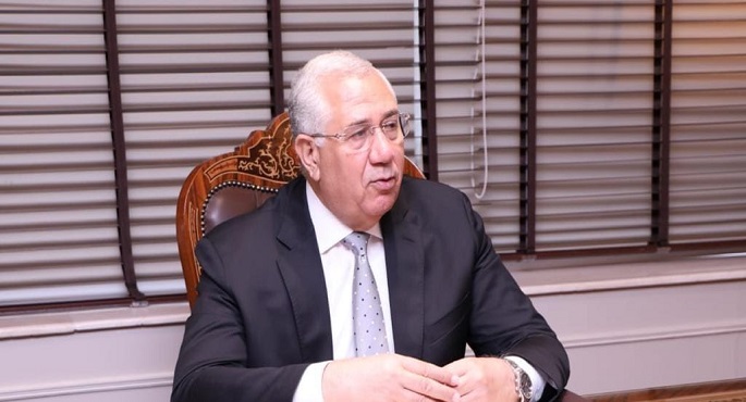 القصير يكلف البحوث الزراعية بالتوسع في توعية المزارعين بأهمية التحول لزراعة القصب بالشتلات