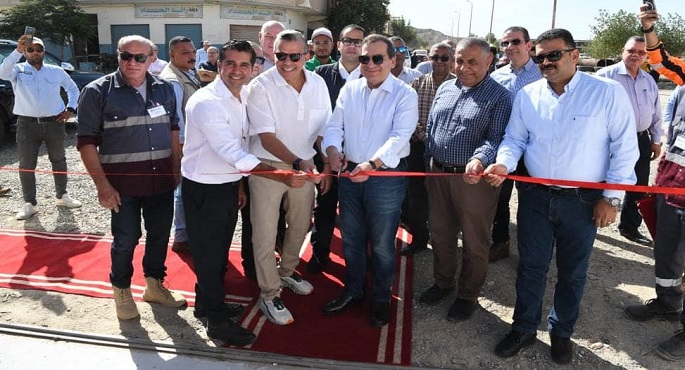 بالصور .. وزير البترول يفتتح معمل جديد لفحص خامات الذهب بالصحراء الشرقية