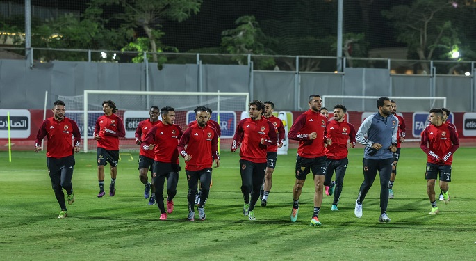 الأهلي يختتم استعداداته لمواجهة سموحة بالدوري.. ومحمد عادل حكما للمباراة