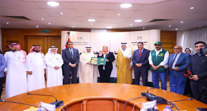بالصور.. القباج توقع مذكرة دعم مشترك بين الهلال الأحمر المصري ومركز الملك سلمان للإغاثة لتقديم المساعدات لغزة