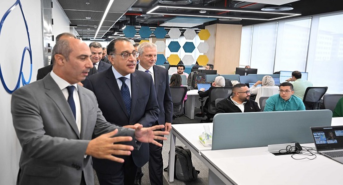 خلال تفقده عددا من شركات التكنولوجيا .. مدبولي يؤكد حرص الدولة على تعزيز المقومات التنافسية في صناعة التعهيد وخدمات تكنولوجيا المعلومات
