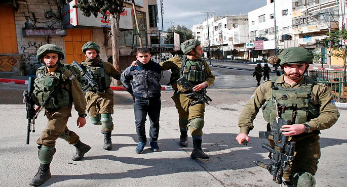 “الاحتلال الإسرائيلي” يعتقل 14 فلسطينيا من الضفة الغربية
