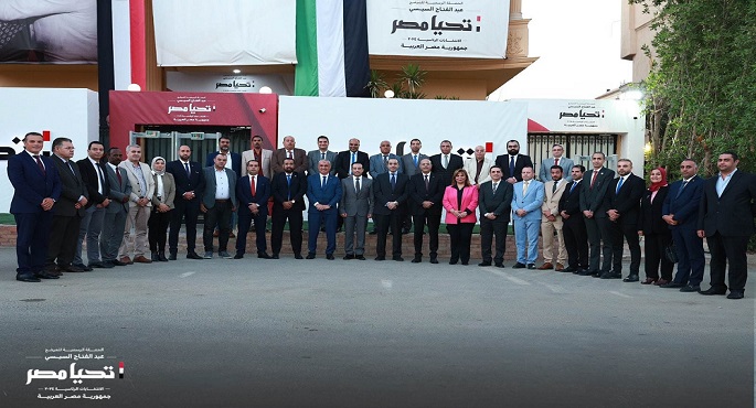 الحملة الرسمية للمرشح الرئاسي عبد الفتاح السيسي تستقبل وفد من النقابة العامة للعاملين بالبترول
