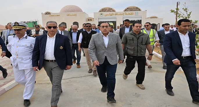 بالصور..مدبولي يتفقد عدداً من مشروعات المبادرة الرئاسية “حياة كريمة” بمركز يوسف الصديق بالفيوم..