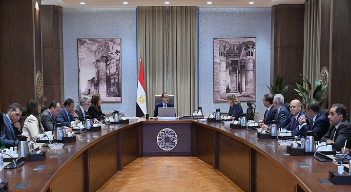 مدبولي يستعرض ملامح دراسة مشروع مُجمع صناعة السيارات بالمنطقة الاقتصادية لقناة السويس