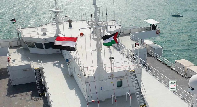 جماعة الحوثي تحذر من أي تدخل أجنبي في مياه اليمن وتنشر فيديو احتجاز سفينة إسرائيلية في البحر الأحمر