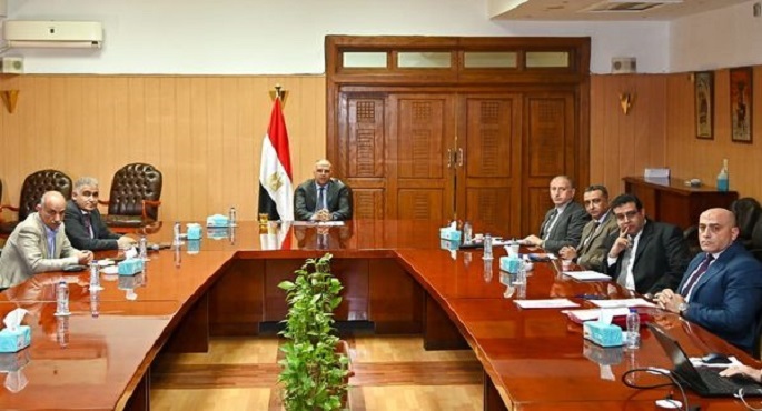 سويلم يتابع أعمال تقييم البوابات والمنشآت المائية الواقعة على الترع والمصارف