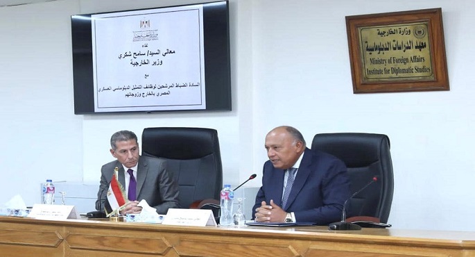 وزير الخارجية يلتقي الملحقين العسكريين المرشحين للعمل بالتمثيل الدبلوماسي العسكري بالخارج