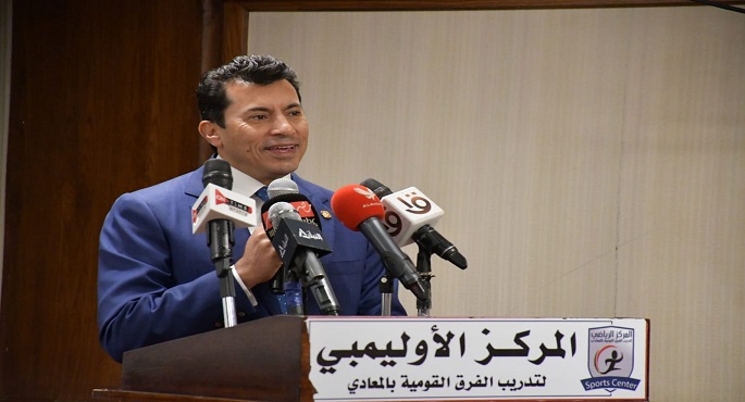 بالصور .. وزير الشباب والرياضة يشهد الإعلان عن تفاصيل أخذ أولى العينات لأبطال مصر بمشروع الجينوم المصري