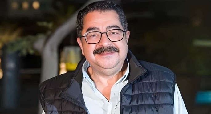 تشييع جنازة الفنان طارق عبدالعزيز بحضور حشد من الفنانين