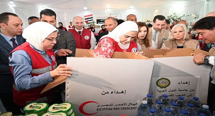 وزيرة التضامن: تخصيص 400 ألف دولار لشراء مستلزمات طبية وإغاثية لغزة