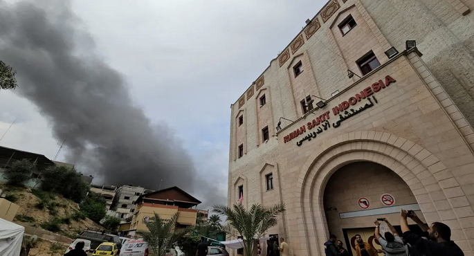 الاحتلال الإسرائيلي يحاصر مستشفى “الإندونيسي” شمال قطاع غزة