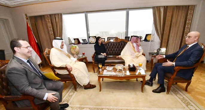 وزير الإسكان يلتقى وزير التجارة السعودي والوفد المرافق له لبحث مجالات التعاون المشترك