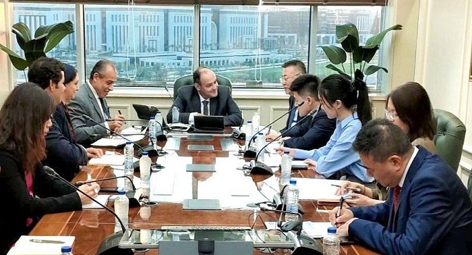 وزير التجارة والصناعة يبحث مع وفد بنك الاستيراد والتصدير الصيني تعزيز سبل التعاون الاقتصادي