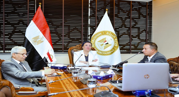 بالصور.. وزيرة البيئة ومحافظ الفيوم يتابعان أعمال تنفيذ مشروعات إعادة التوازن البيئي لبحيرة قارون