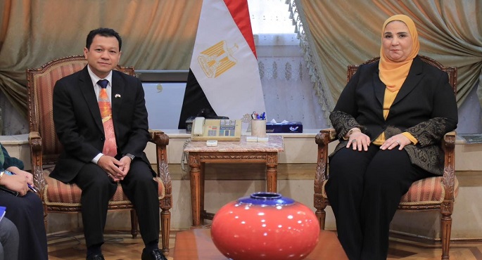 بالصور.. وزيرة التضامن تستقبل سفير ماليزيا بالقاهرة لمناقشة إجراءات الإغاثة التي يتم تقديمها في غزة