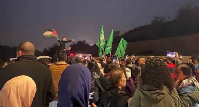 إسرائيل تنشر قائمة تضم 735 أسيرا فلسطينييا  سيفرج عنهم ضمن صفقة تبادل الأسرى