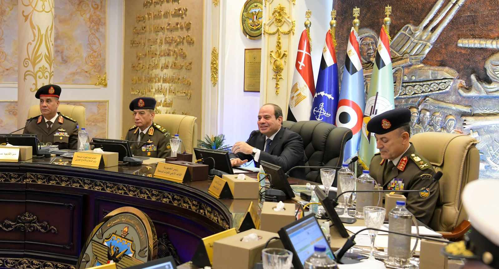 بالفيديو والصور.. الرئيس السيسي يشهد اختبارات كشف الهيئة لطلبة الأكاديمية العسكرية المصرية والكليات العسكرية