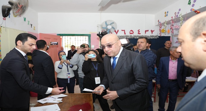 بالصور.. وزير الإسكان يدلي بصوته في الانتخابات الرئاسية 2024
