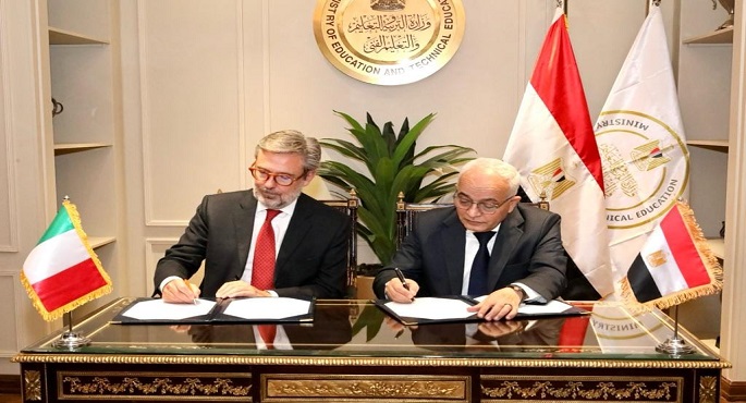 بالصور .. وزير التعليم: إدراج اللغة الإيطالية كلغة اختيارية ثانية من الصف الأول الإعدادي