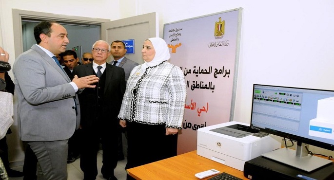 بالصور.. وزيرة التضامن تفتتح معمل تحاليل عينات الكشف عن تعاطي المواد المخدرة لصندوق مكافحة وعلاج الإدمان