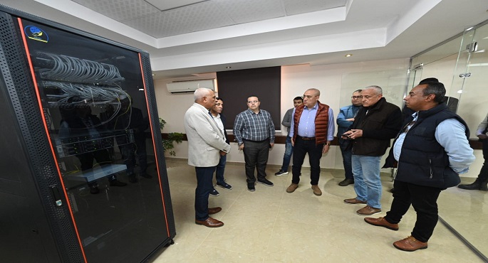 وزير الإسكان يتفقد مركز التحول الرقمي بمقر جهاز مدينة أسوان الجديدة