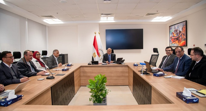 بالصور .. وزير الري يتابع موقف الدراسات البحثية الجارية لتأهيل الترع وتثبيت الجسور بطرق صديقة البيئة