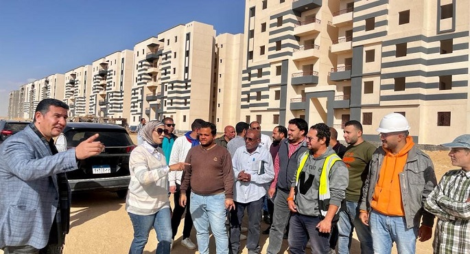 وزير الإسكان: تخصيص مساحة أرض لإقامة 5 مشروعات صناعية بمدينة السويس الجديدة