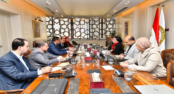 بالصور .. وزيرا البيئة والتنمية المحلية يناقشان الآليات المقترحة لعمليات تشغيل منظومة إدارة المخلفات