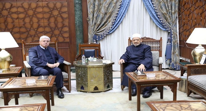 بالصور .. شيخ الأزهر يناقش مع وزير التعليم العالي سبل تعزيز التعاون والتكامل المشترك