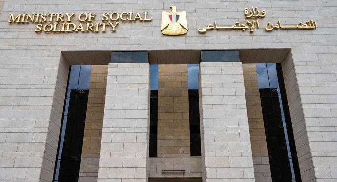 وزيرة التضامن تتابع حادث الطريق الصحراوي بالمنيا وتوجه بصرف 50 ألف جنيه لأسرة كل متوفي