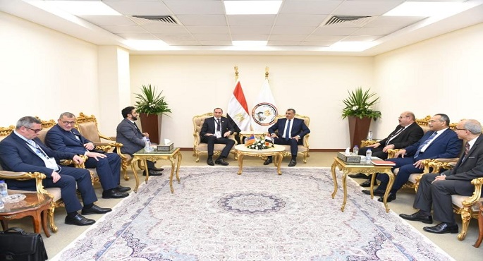 ضمن فاعليات “EDEX 2023”.. وزير الدولة للإنتاج الحربي يلتقي وزير صناعة التكنولوجيا الفائقة بدولة أرمينيا